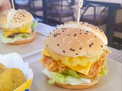芝士凤梨鸡腿堡-牛纽塔·牛人堡(群众路店)