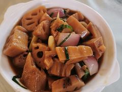 葱姜焖莲藕-香山小厨(南联路店)