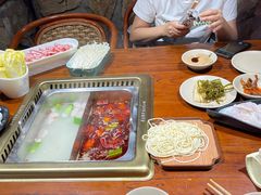 -东巴婆婆云南鱼豆花火锅(大东门店)