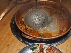 -洱火云南酸菜牛肉火锅(石景山当代商城店)