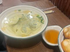 菜肉大馄饨-赵宝美煎包店