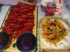 -肥肥虾庄·金牌油焖大虾(首义路店)