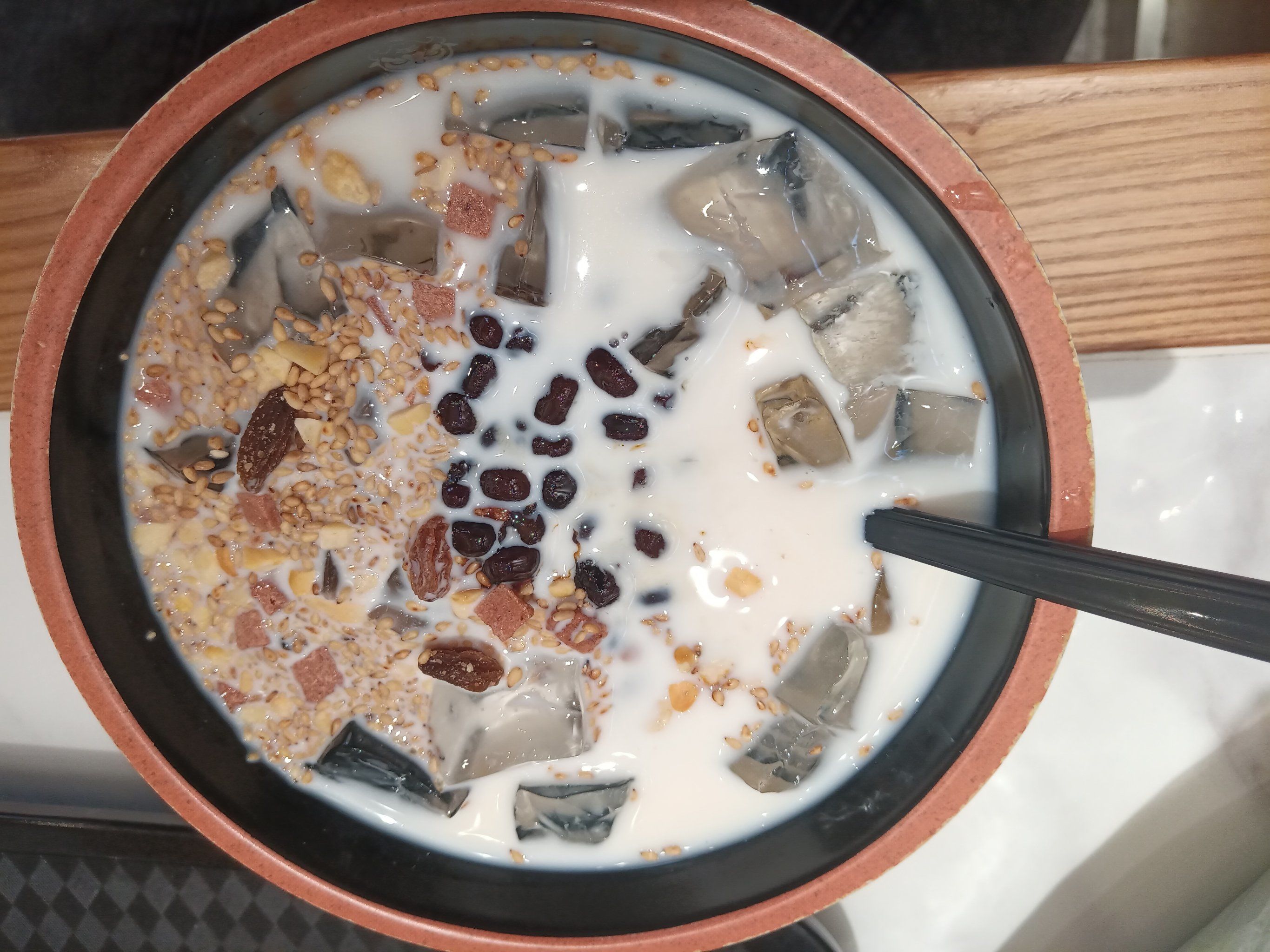 清爽解腻的牛奶冰粉