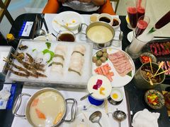 -红鼎豆捞·非遗鲍皇汤火锅(宝丰路店)