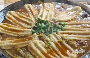 Stewed Pork Ribs and Green Beans in Earthen Pot