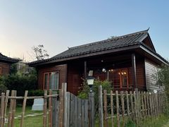 -梁子湖东篱老屋生态庄园