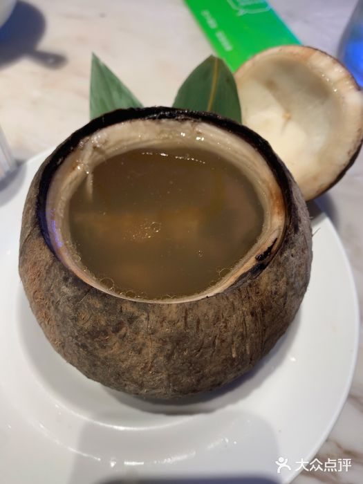 汤城小厨(西直门凯德MALL店)原只椰炖乌鸡汤图片