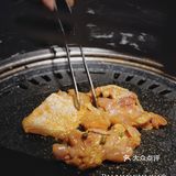 聚十三的烤肉十三梯上新啦！藤椒大鸡腿，简直性价比之王[胜利]