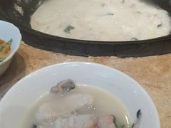 -陈大锅·岳阳鱼馆·地道岳阳菜(美食街店)