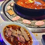 呱呱🐸吃到扶墙出