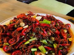 -临界音乐酒馆·小龙虾·江湖菜(华熙LIVE·鱼洞店)
