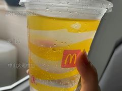 美汁源椰子水饮-麦当劳(中山大道中店)