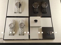 -CHANEL(戴高乐机场T 2E店)
