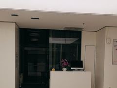 -卡罗酒店(东门晒布地铁站店)