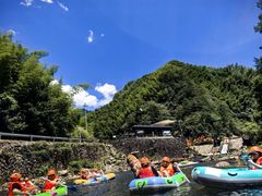 -安吉龙王山峡谷漂流
