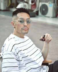 -PE SALON