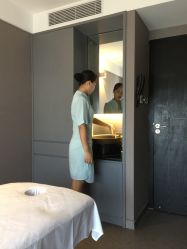 包房一一准备热水十精油-奈瑞儿美颜塑身SPA