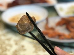 -鸿一饭店(隐秀路店)