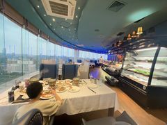 -云顶旋转自助景观餐厅