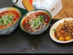 -拈签一笑黄牛肉辣卤串串