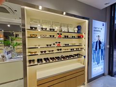 -视野联行眼镜·蔡司·尼康·豪雅·依视路(青浦宝龙店)