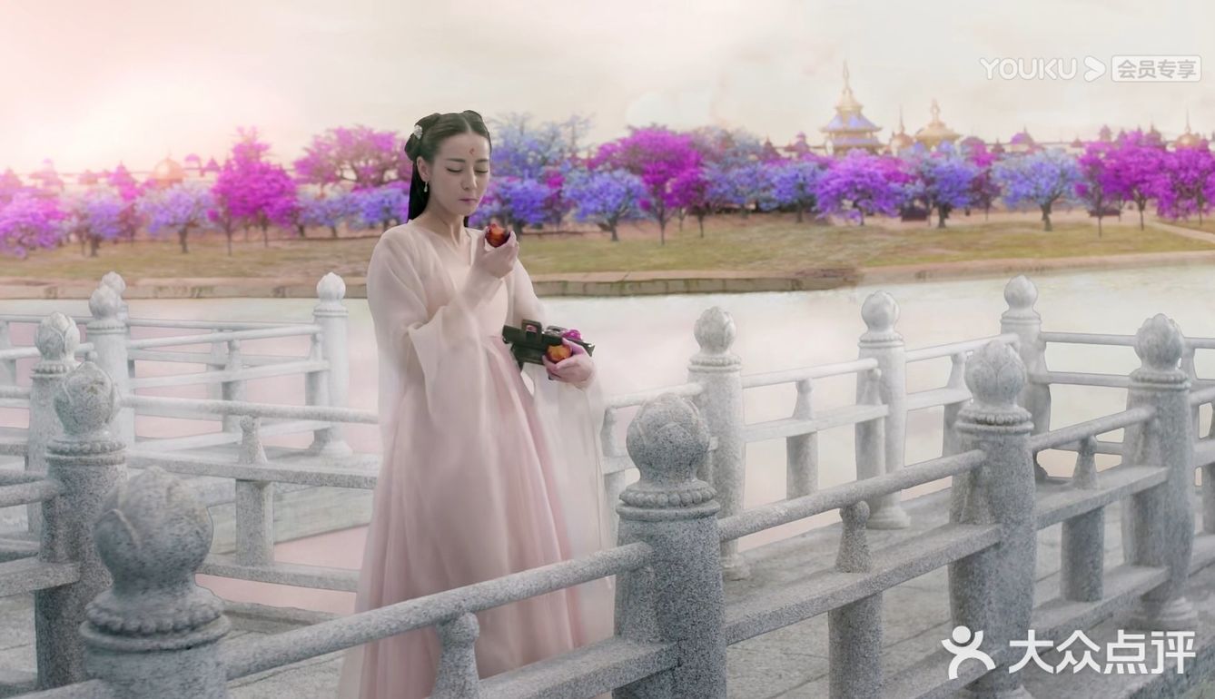 再看他们俩 感觉很不一样