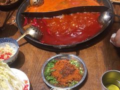 -萍姐火锅·公路夜市(武汉首店)