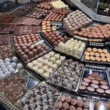 有钱人吃的月饼已经next level…！！