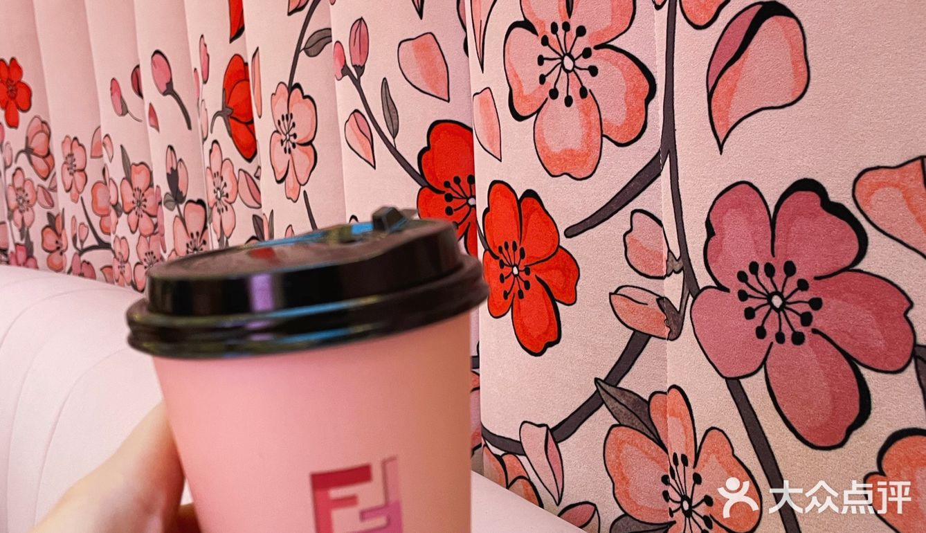 💛FENDI新春限定版限时咖啡厅☕