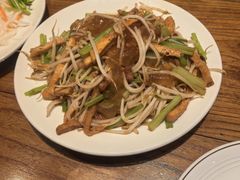 -泉畔人家·老济南经典鲁菜(大明湖店)