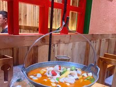 -老滇山寨•云南特色菜•地方菜•民族风情歌舞表演(金碧店)