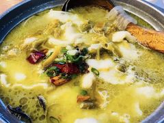 -周鱼小馆石锅酸菜鱼(活力汇店)