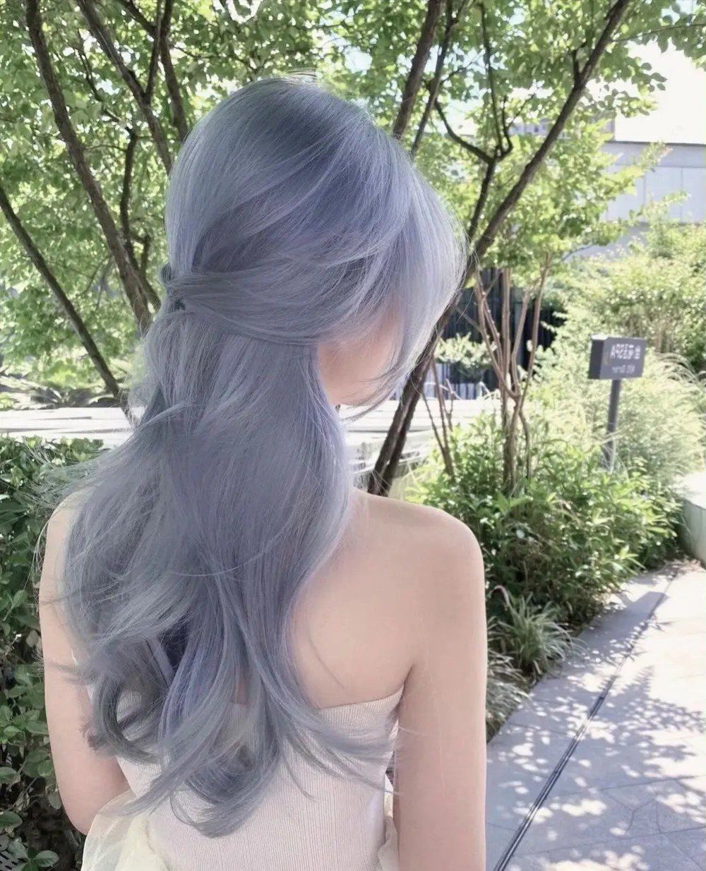 一直想尝试雾霾蓝发色,这次终于鼓起勇气