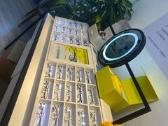 -天空之镜眼镜店蔡司依视路配镜授权零售店(望京颐堤港店)