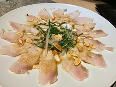 薄切鲜鱼片-穹六人间 people 6(岳阳路店)