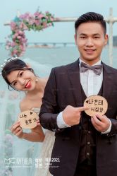 -现代经典婚纱摄影