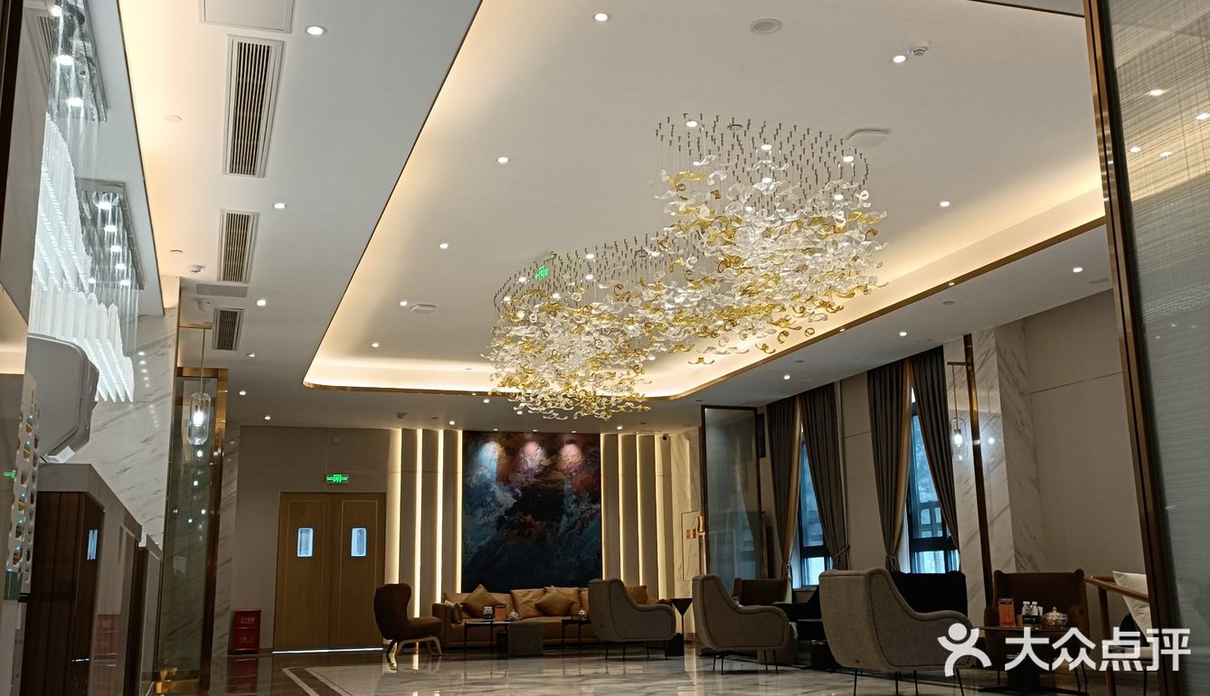 足浴店天花板