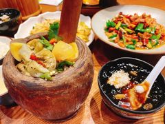 -老滇山寨•云南特色菜•地方菜•民族风情歌舞表演(金碧店)