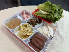 -猪三哥肥肠鸡川菜小炒