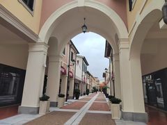 -佛罗伦萨小镇广佛名品奥特莱斯(疏港路店)