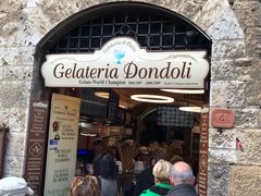 -Gelateria Dondoli