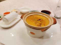 蟹黄鱼翅-新光酒家·河豚·海鲜·蟹料理(浦东店)