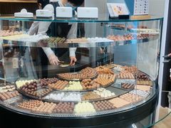 面包甜点陈列柜-Laderach 莱德拉(上海环贸iapm店)