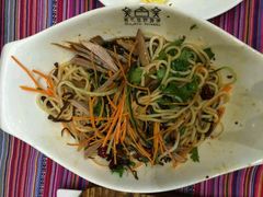 -香巴拉云南餐厅(华莱坞店)