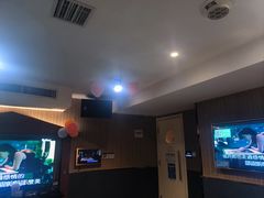 -唯爱KTV聚会餐厅(仙林东城汇店)