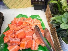 三文鱼骨-釜盛海鲜烤肉火锅自助料理(正义坊购物中心店)
