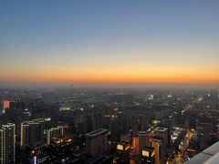 -黄金时代游泳健身云畔会所(绿地中心双子塔店)