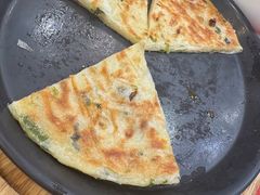 家常葱油饼-宏状元现熬粥·京味菜(望京店)