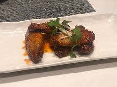 甜辣鸡翅佐以辣蒜汁-WOLFGANG PUCK KITCHEN & BAR(迪士尼小镇店)