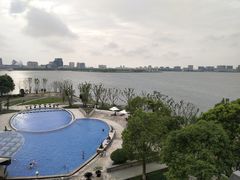 -上海滴水湖皇冠假日酒店